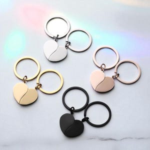 Custom Engraved Stainless Steel Couple Keychains – Split Heart Puzzle Design – Matching Keyrings – Personalized Gift for Him & Her