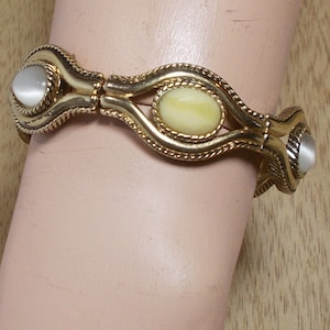Vintage, Unsigned, Lucite Moon-Glow and Acrylic/Lucite  (I&#39;m not sure) Stretch Cuff Bracelet.