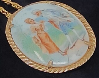 Vintage camee broche ketting: vergulde ketting