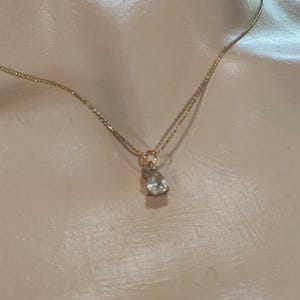Vintage &quot;Diamond&quot; Necklace. (Unsigned). 18&quot; Long, Gold-Plated Chain holds a Solitaire, Imitation Pear Shaped Diamond (Glass Rhinestone).
