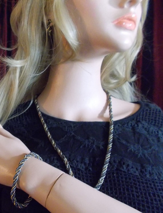 Monogram Tied Up Necklace M00919 – LuxUness
