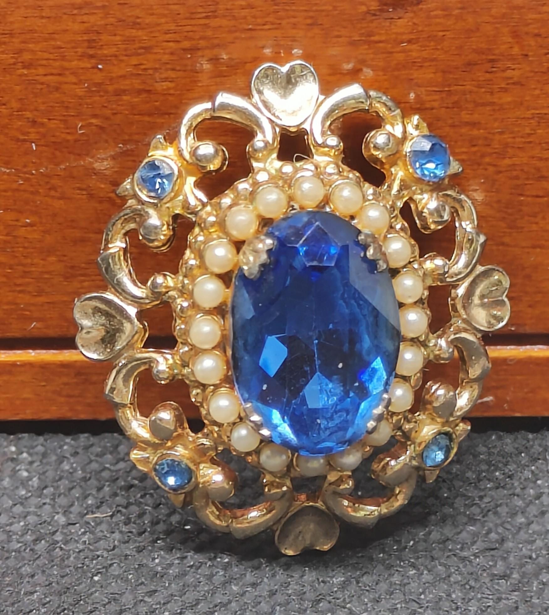 Vintage Coro Brooch, Sapphire Blue Rhinestones, Pearls, Gold