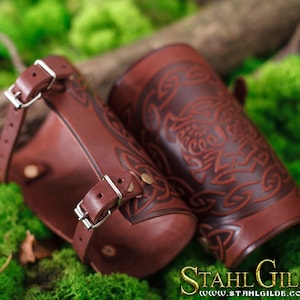 Protezione per il braccio da tiro con l'arco, bracciali in pelle, polsino dell'armatura vichinga, bracciali LARP, gufo dell'armatura, amuleto spirituale vichingo norreno con design celtico immagine 2