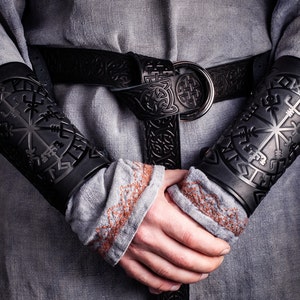 Leather bracers Archery Arm Guards Viking Bracers Vegvisir Futhark Runes Vikings Compass Stave Nordic with Celtic: a pair
