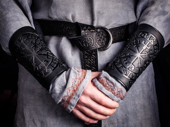 Leather Gauntlet Wristband Leather Bracers Medieval Vambrace Archery Bracers Viking Wrist Guard for Men Women 2PCS 