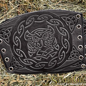 Braçadeira de couro, armadura de braço de couro inspirada em vikings e nórdicos, punhos largos de couro gravados em coruja