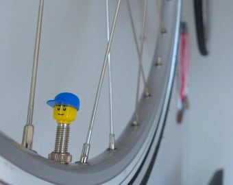 Bike valvecaps made from LEGO® character parts; suitable on Presta / Sclaverandvalve & Dunlop  1x Set blue