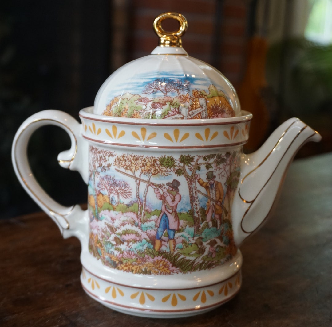 Vintage Wellington shooting Teapot Sporting Scenes of the 18th Century 1980s Staffordshire