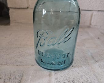 Antique Aqua Blue Ball Mason Jar, ca. 1922 (1 Quart)