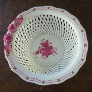Vintage Herend Chinese Bouquet Raspberry Porcelain Reticulated Small basket bowl Made in Hungary