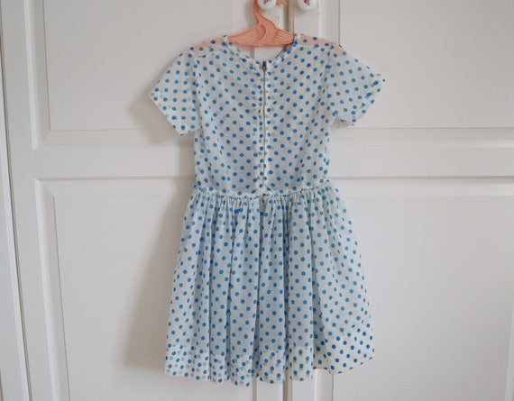 White 50s60s Dress With Blue Polka Dots // Handma… - image 6