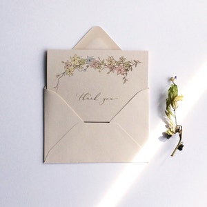 Le bouquet floral de Marianne taille A1 3,5 x 4,875 pouces Carte de remerciement carte colorée et enveloppe assortie