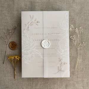 V33 Impression à l'encre blanche Veste en vélin blanc translucide imprimé floral pivoine gravée pour carte de 5 x 7 pouces