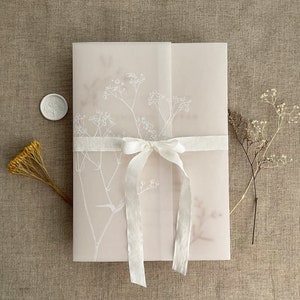 V52 Schleierkraut Minimalist Blumen weißdruck Schleierkraut lichtdurchlässig Pergamenthülle für 5x7 Zoll Karte