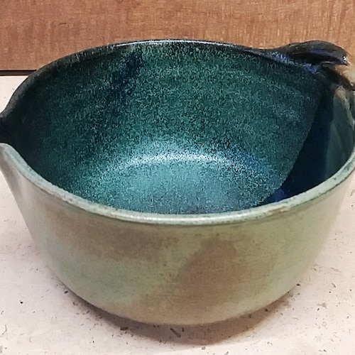緑色 陶器製 ひび割れ釉薬器 炻器の鮮やかなひび割れの赤い釉薬と緑のガラスの溶けた皿 - Etsy 日本