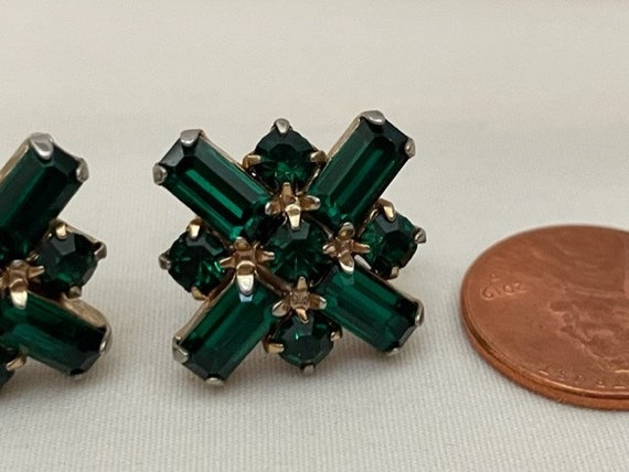 Vintage Weiss Emerald Green Rhinestone Earrings - image 7