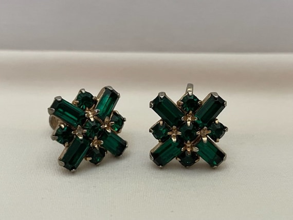 Vintage Weiss Emerald Green Rhinestone Earrings - image 1