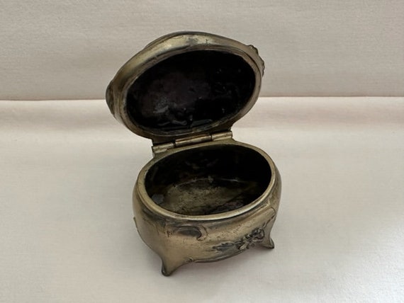 Small Vintage Cast Metal Jewelry Box - image 6