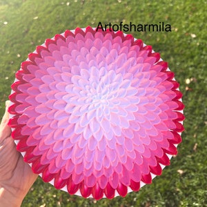 10” Textured flower painting with pallet knife on round canvas#textured floral painting#petal painting#wall art#3D painting#walldecor