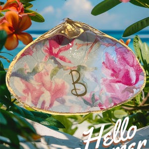 Personalized Atlantic Clam Shell, Ring dish, Bridesmaid Gift, Trinket dish, Decoupaged Shell, Wedding Favors