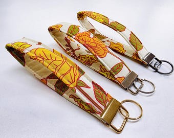 Llavero de tela floral vintage para muñeca: cordón de algodón para llaves