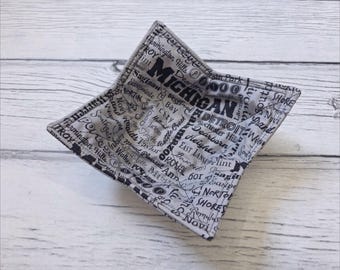 Michigan Microwave Bowl Cozy: Insulated Cotton Hot Pad