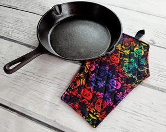 Agarradera con forma de ataúd: decoración gótica y espeluznante para la cocina