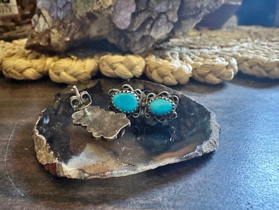 Vintage Navajo Sterling Silver and Turquoise Post… - image 4