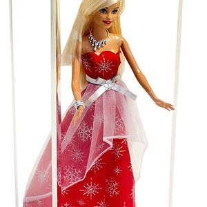 Deluxe Acrylic Figurine Display Case for Doll Bobblehead Action Figure or Collectible Toy Figure (A017)