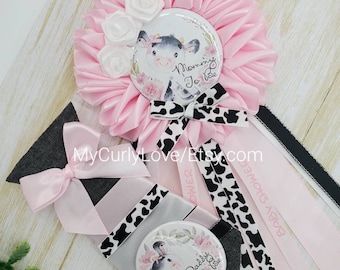 Cow Baby Shower Mommy To Be Pin, Cow Baby Shower, Farm Baby Shower Mommy, Girl Farm Baby Shower, Cow Mommy To Be, Cow Floral, Cow Button Pin