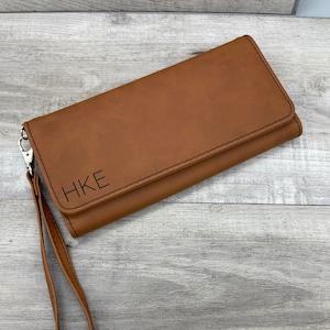 Cartera de mujer de cuero sintético color cuero crudo personalizada con correa - embrague, regalo para ella, Día de la Madre, regalo de cumpleaños para esposa, damas de honor