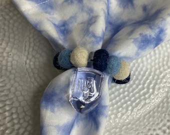 Hanukkah Gift/ Hanukkah Napkin Ring / Hannukah Dreidel/ Hanukkah Decor/ Felt Pompom Napkin Ring / Gift for Her