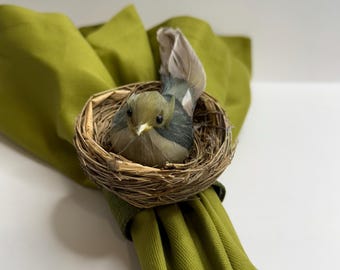 Servilletero artesanal con forma de pájaro en nido para decoración rústica de mesas, eventos de Pascua y primavera