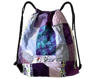 Fioletowy plecak ze ściągaczem, fioletowa patchworkowa torba ze ściągaczem, torba ściągająca w stylu boho, plecak ze ściągaczem ze skrawków materiału