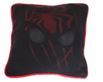 Spider-Man Cushion, close-up