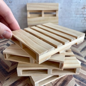 Miniature pallet, dollhouse pallet, dollhouse miniatures