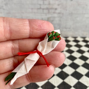 Miniature Valentine’s Day roses, 1:12 scale Dollhouse flowers, miniature paper red roses
