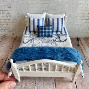 1:12 scale Dollhouse bedding, Dollhouse pillows, miniature comforter and throw, miniature beach bedroom