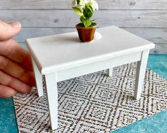 Tavolo da pranzo rotondo in miniatura per bambola da 12 pollici. Mobili per casa delle bambole in scala 1:6. - Italia