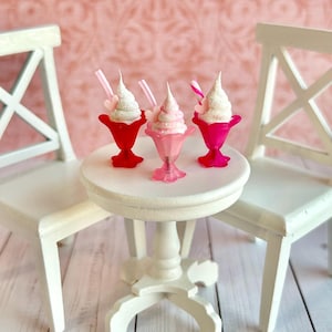 1:12 scale valentines sundae, dollhouse miniature drinks, Valentine&#39;s Day miniatures
