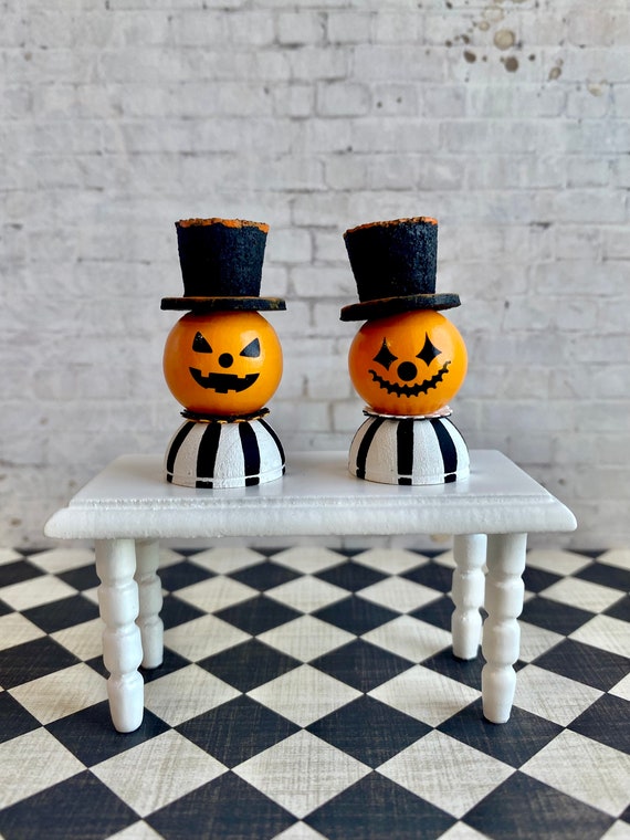 Vintage Halloween miniatures, artisan miniatures, miniature pumpkin head, haunted dollhouse decorations