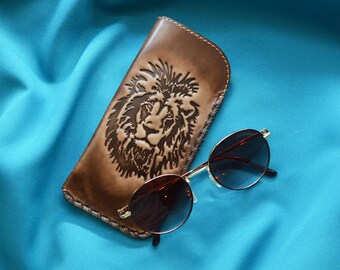 Regalos Leo Estuche de gafas Estuche de gafas delgadas de cuero Estuche de anteojos de cuero Estuche de gafas de sol suaves Accesorios de cuero para hombres Regalo hecho a mano