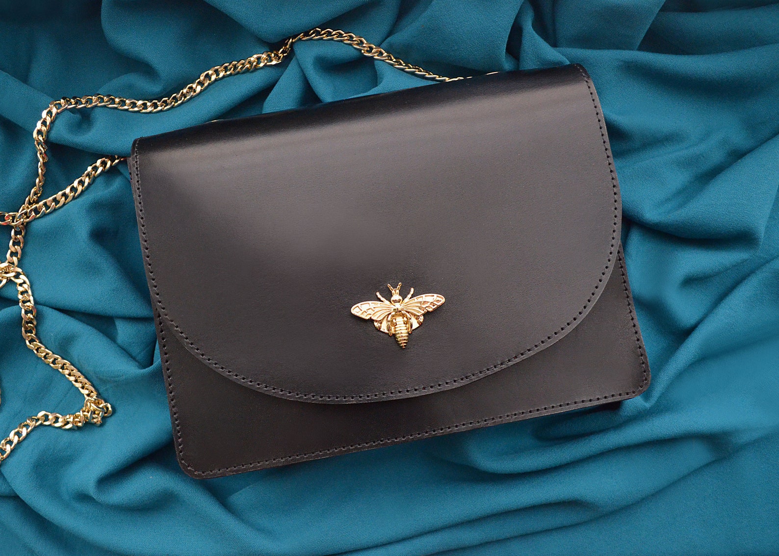 Leather bee purse Tooled leather purse red Shoulder bag Etsy