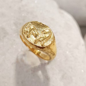 18K Ancient Greek Lion Signet Ring, Solid Gold Hammered Men&#39;s Chevalier Ring, Handmade Leo Statement Ring For Him Or Her, Greek Jewelry