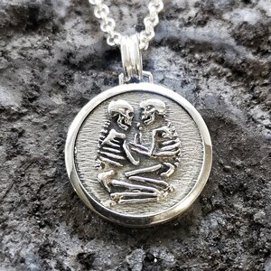 Eternal Love Skeleton Necklace, Silver Engraved Memento Mori Necklace, Stoic Pendant, Amor Fati, Goth jewelry, Gift for lover,