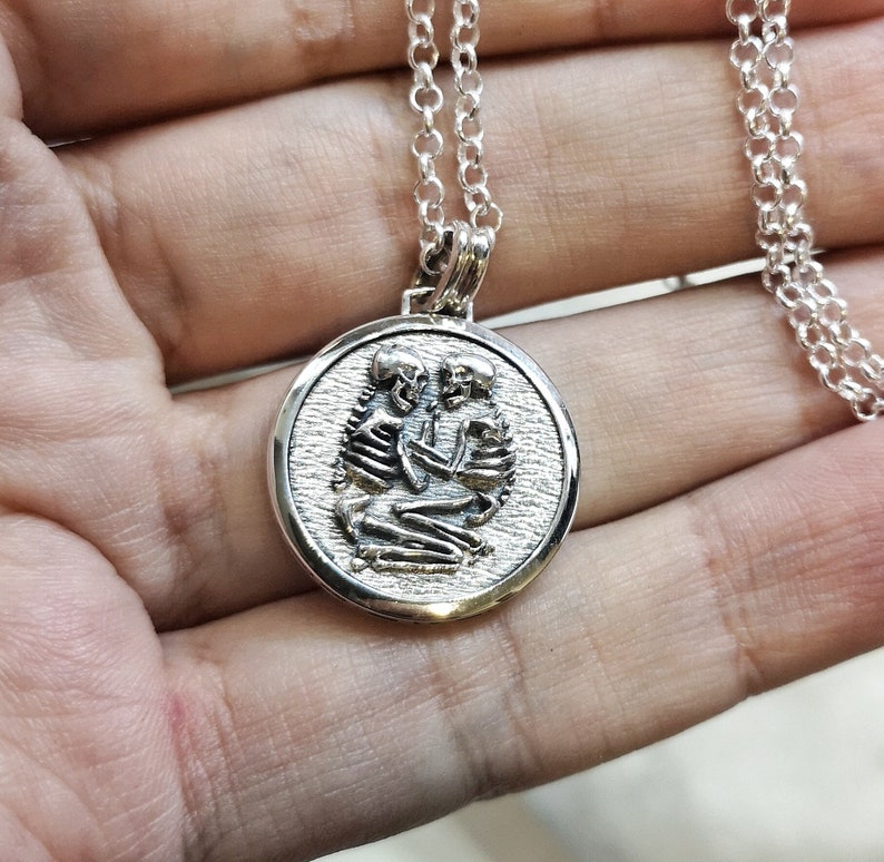 memento mori necklaceGothic Jewelry Couples Necklace Eternal Love Lover Necklace Memento Mori Celtic Jewelry Triquetra Necklace Sterling Silver Necklace Halloween Jewelry Unique Gift Decoration Necklace Gift of Love