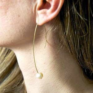 Statement long Pearl Earrings, 18K Solid Gold, Minimalist Long Wire Earrings, Delicate Modern Pearl Hooks, Woman's Hoops, Bridal Jewelry