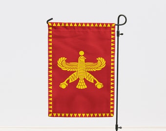 Armoiries Héraldiques Au Design Rétro, Emblème Décoratif Avec Forteresse Médiévale Et Drapeaux