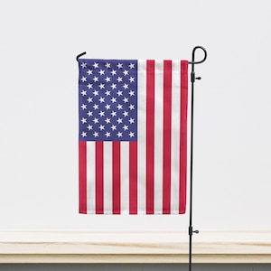 Vereinigte Staaten von Amerika Garten Flagge | Größe - 12&quot;x 18&quot; | Doppelseitiger einzigartiger Designdruck | Hochwertige Materialien | Hergestellt in DER EU