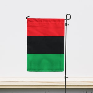 Panafrikanische horizontale Gartenflagge | Größe - 12&quot; x 18&quot; | Doppelseitiger Einzigartiger Design Druck | Hochwertige Materialien | Hergestellt in EU